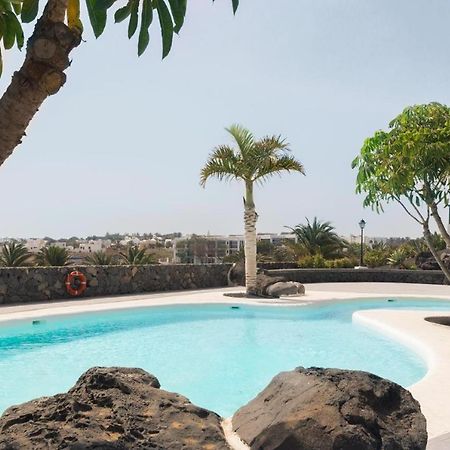 Apartamento Om Con Piscina Y Vistas Al Mar Apartamento Costa Teguise Exterior foto